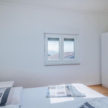 Nice Apartment In Stara Baska 1 With Wifi Luaran gambar