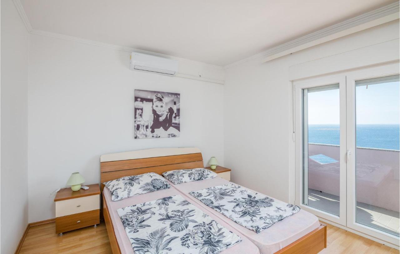 Nice Apartment In Stara Baska 1 With Wifi Luaran gambar