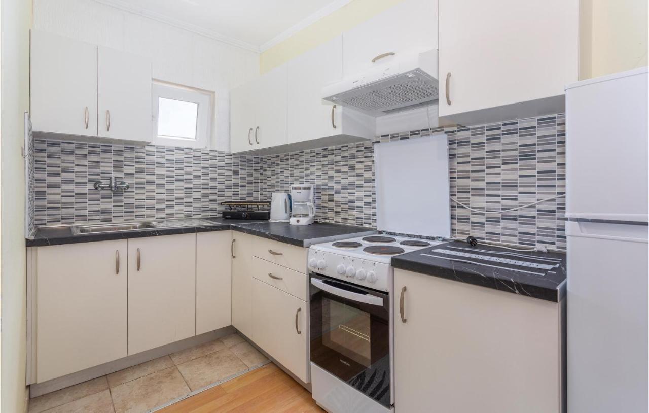 Nice Apartment In Stara Baska 1 With Wifi Luaran gambar