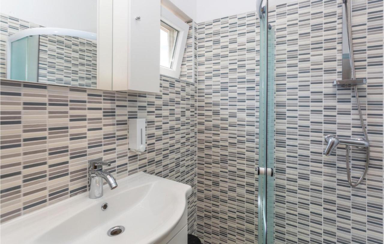 Nice Apartment In Stara Baska 1 With Wifi Luaran gambar